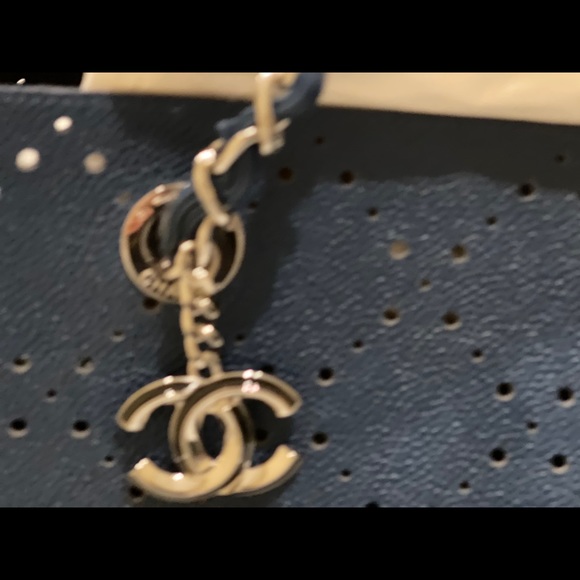 Chanel large shopping tote - Picture 8 of 10